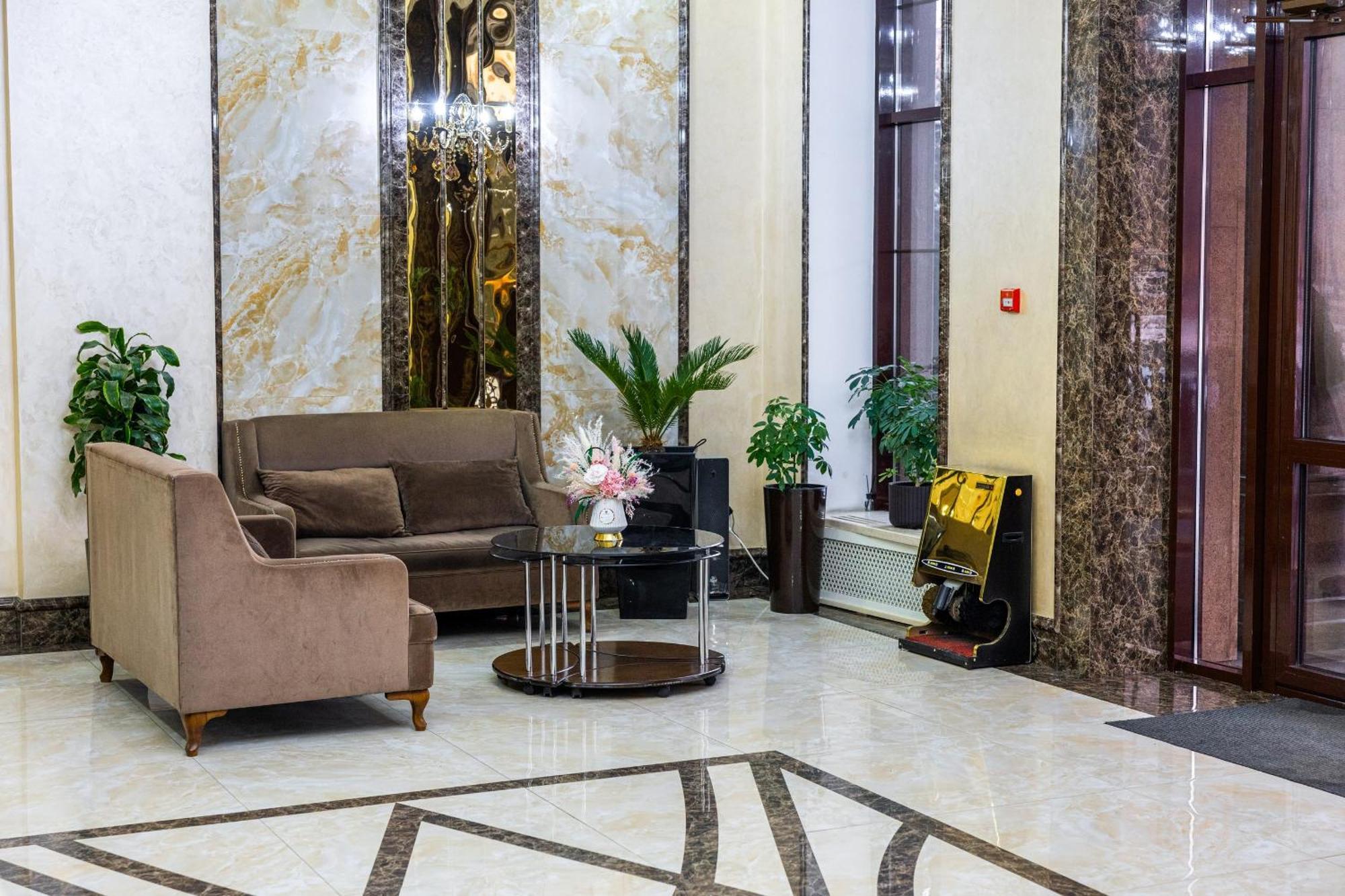Plaza Hotel Almaty Exterior photo