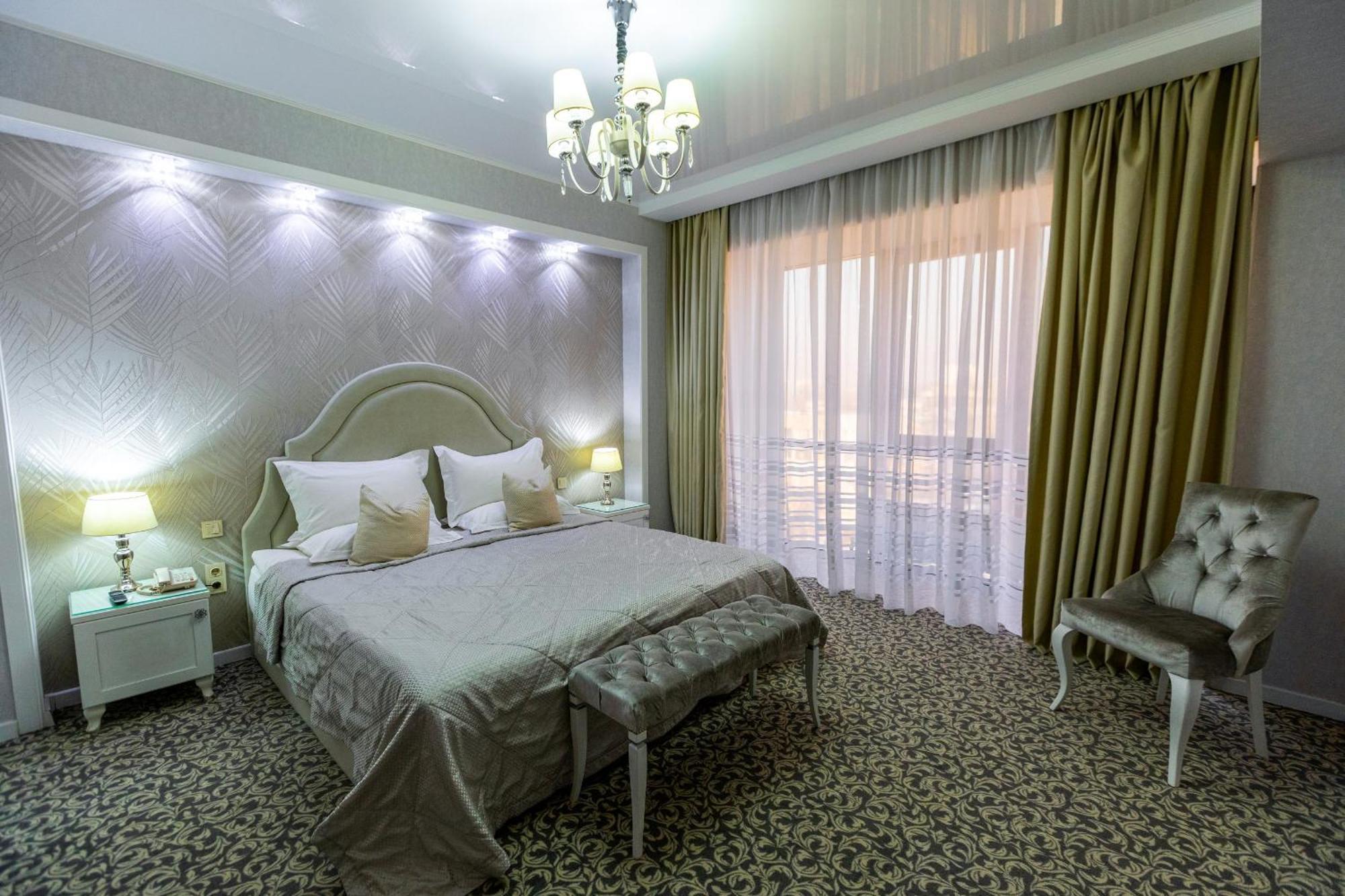 Plaza Hotel Almaty Room photo