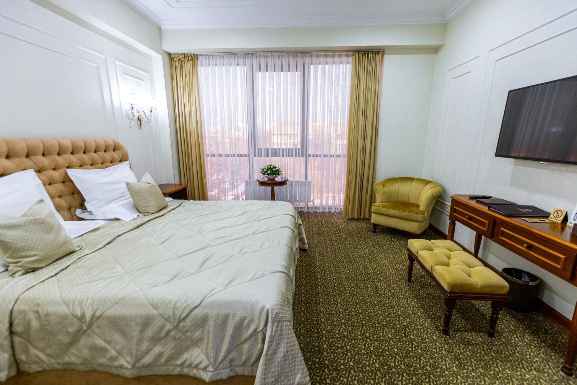 Plaza Hotel Almaty Room photo