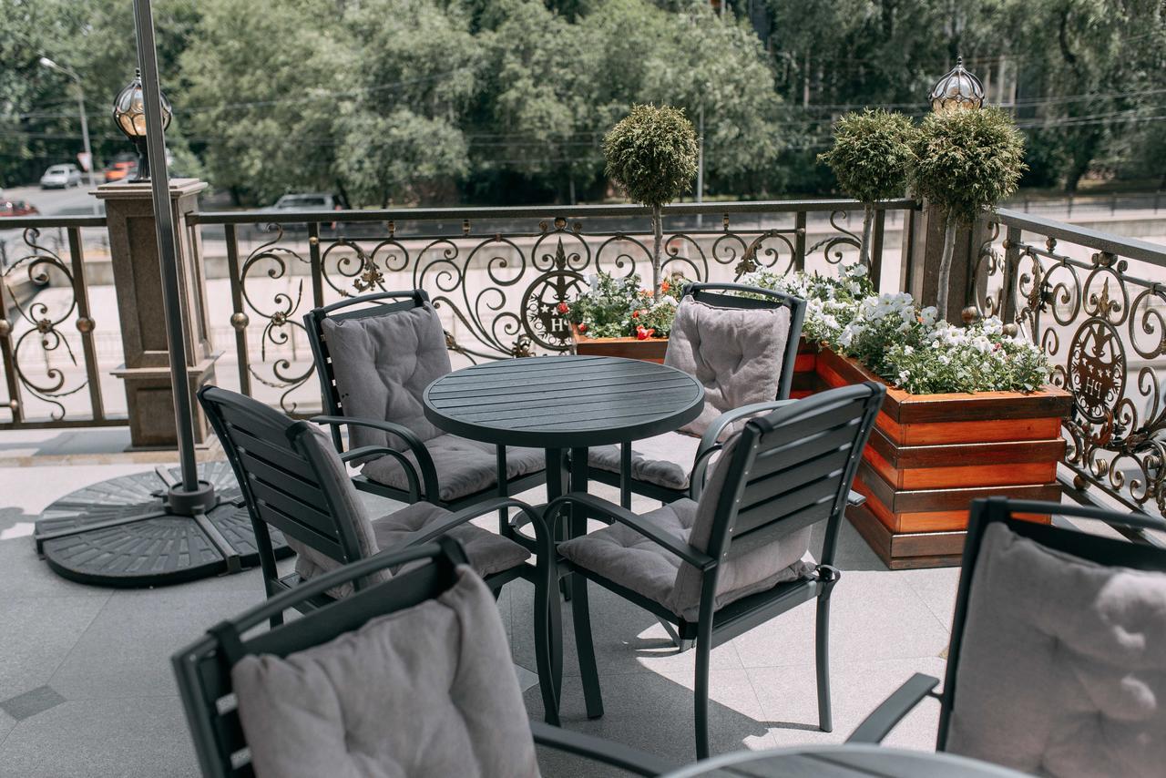 Plaza Hotel Almaty Exterior photo